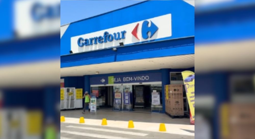 Promotor de vendas denuncia fiscal de hipermercado após ameaça de revista por causa de cabelo crespo