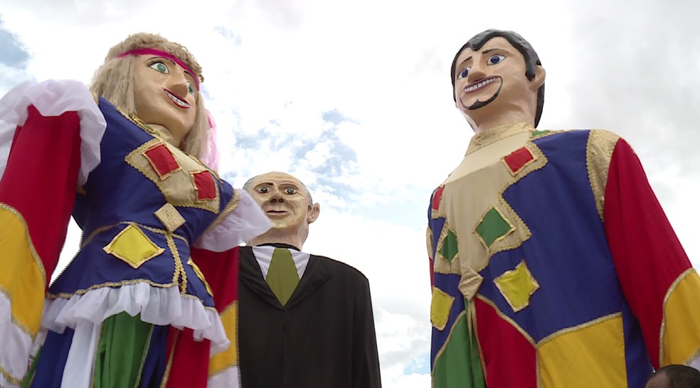 Boneco de Zé Pereira em foto de arquivo — Foto: Reprodução/TV Grande Rio