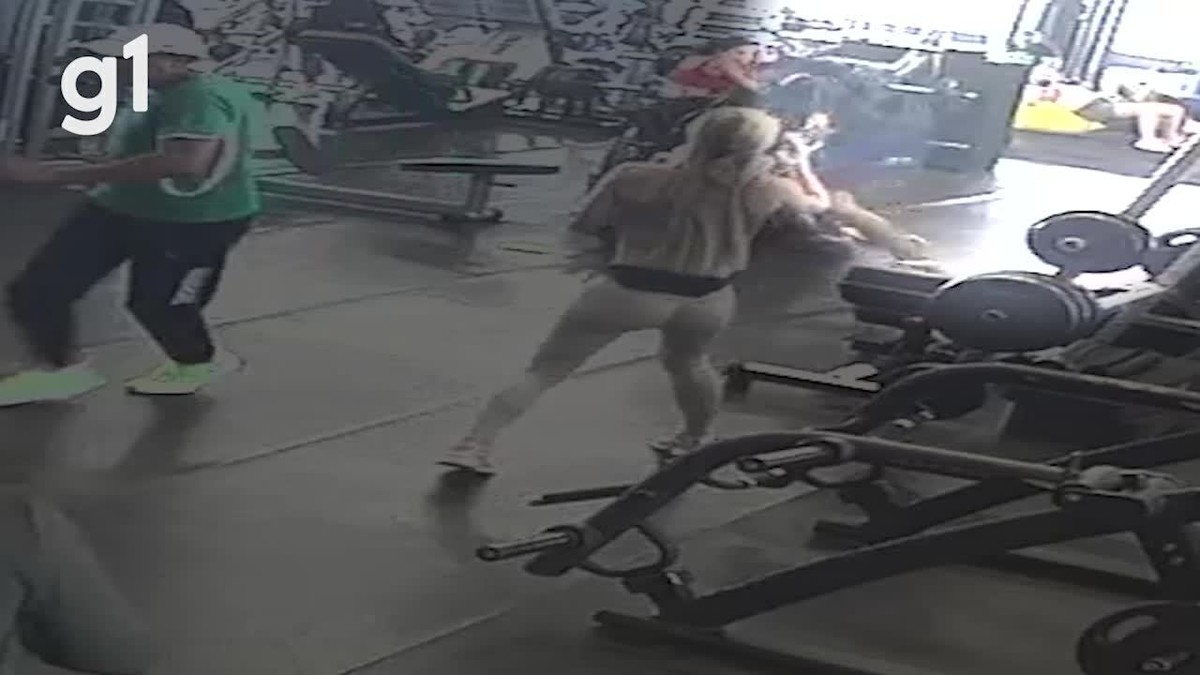 Câmera de segurança flagra momento em que criminoso atira em personal  trainer em academia