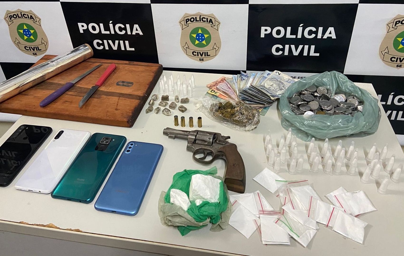 Suspeito morre e três são presos em operação de combate ao tráfico e receptação de objetos furtados em SE