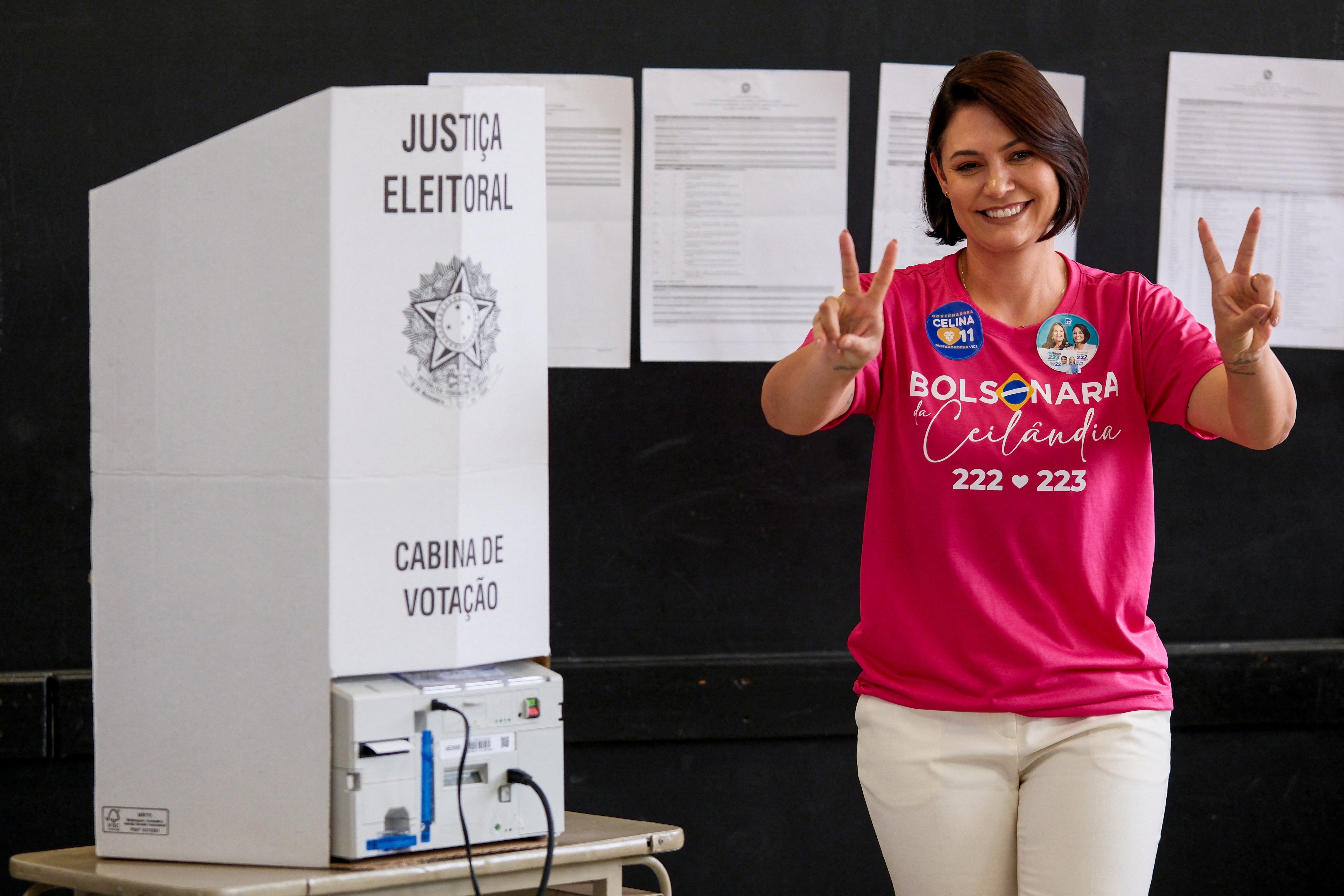 Michelle Bolsonaro é a senadora mais votada da história do DF e supera até votação de Celina ao governo