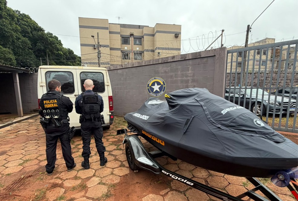 Grupo movimentou milhões e abastecia estados com cigarros ilegais — Foto: Polícia Federal