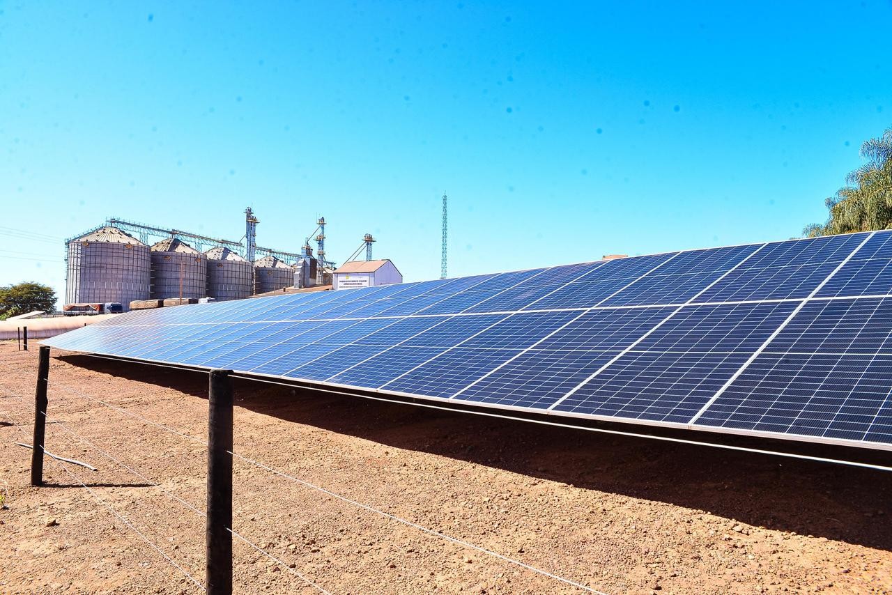 OCB/GO e CoopGoiás Energia inauguram usina fotovoltaica