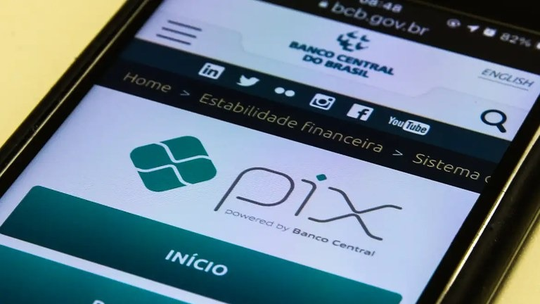 PIX bate recorde e registra 276,7 milhões de operações em um dia - Números foram divulgados nesta segunda-feira (9) pelo Banco Central e são referentes à última sexta (6). O recorde anterior havia sido registrado no dia 20 de dezembro.