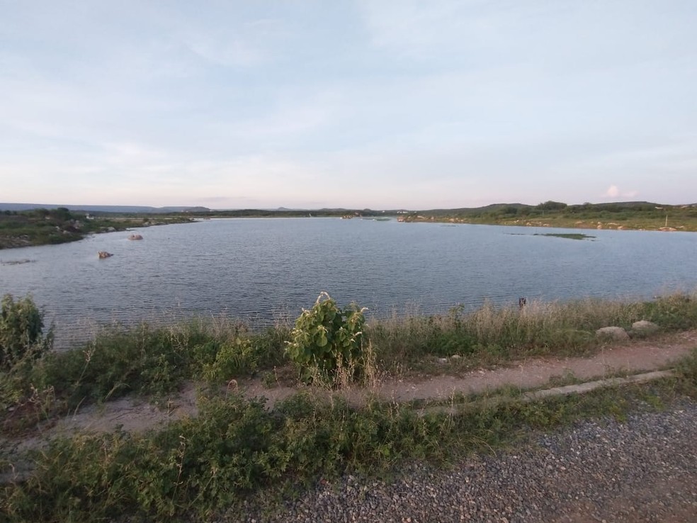 Açude Dourado volta a abastecer Currais Novos, segundo a Caern — Foto: Divulgação