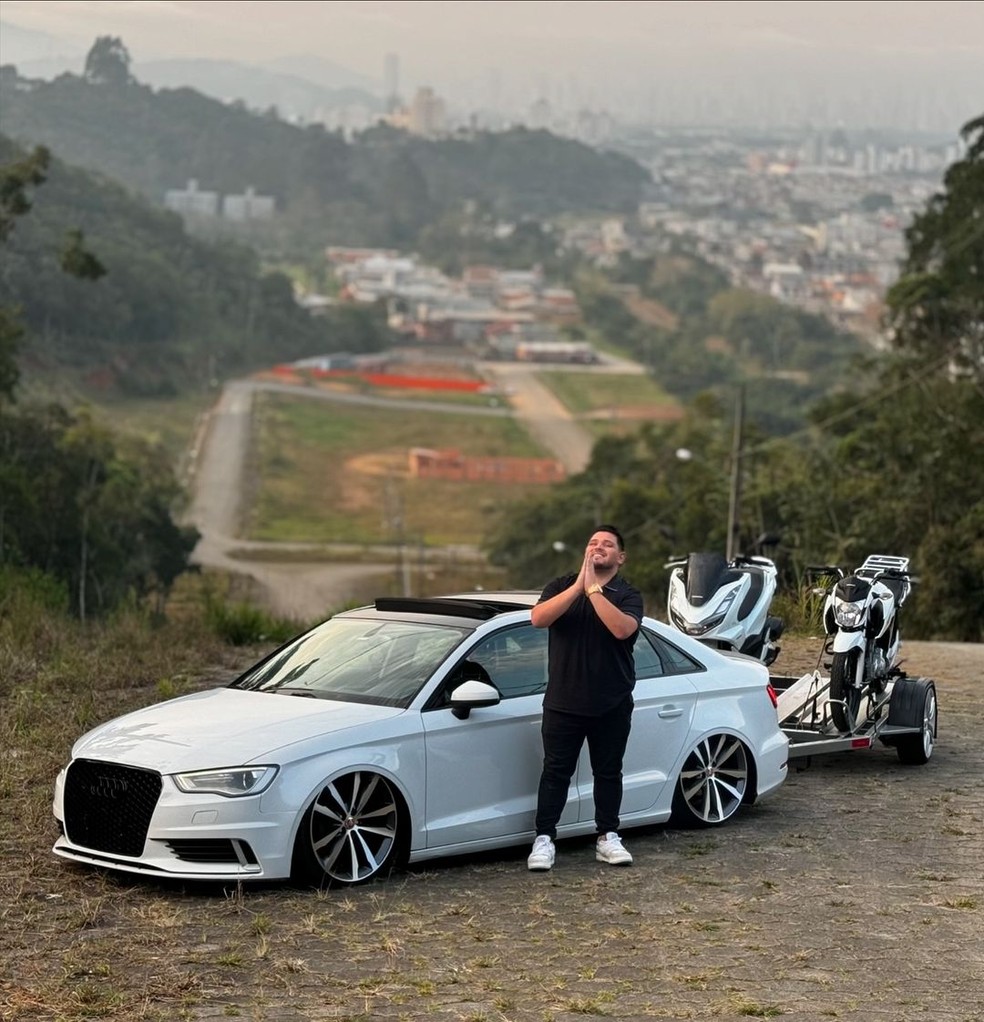 Matheus Sale rifa carros, motos e caminhões pelo Instagrem — Foto: Reprodução/Redes sociais