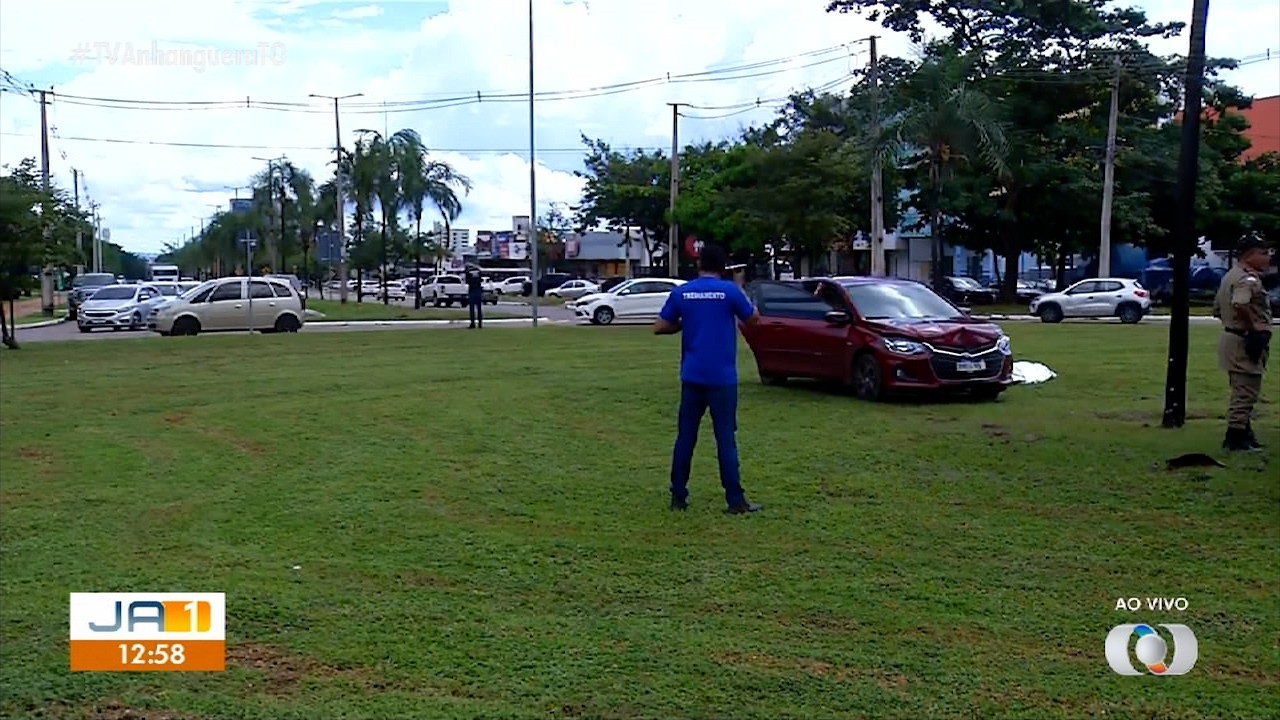 Motorista morre após passar mal enquanto dirigia e subir em rotatória no centro de Palmas