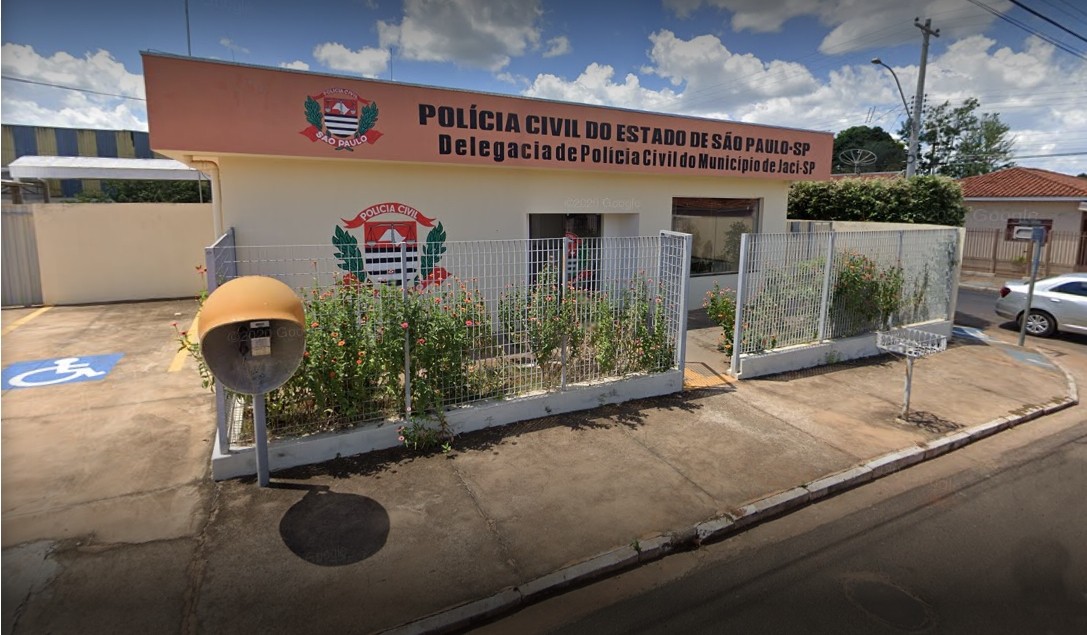Mulher sofre corte na orelha e é agredida com chutes e socos pelo marido durante briga no interior de SP 