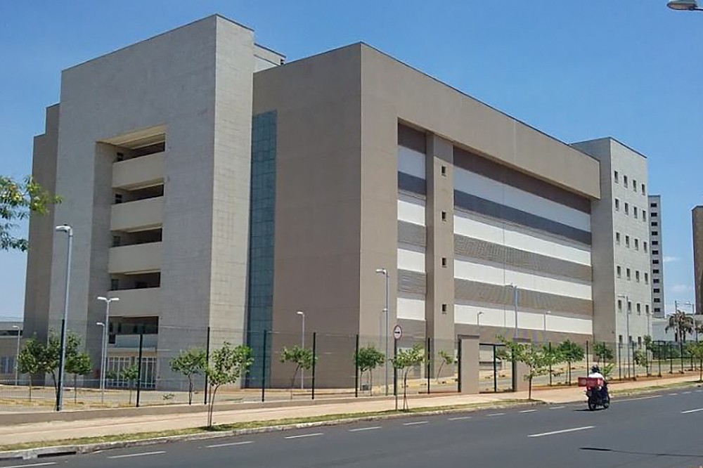 Engenheiro fica paraplégico após queda de plataforma sem manutenção e vai receber indenização de R$ 80 mil em Uberaba