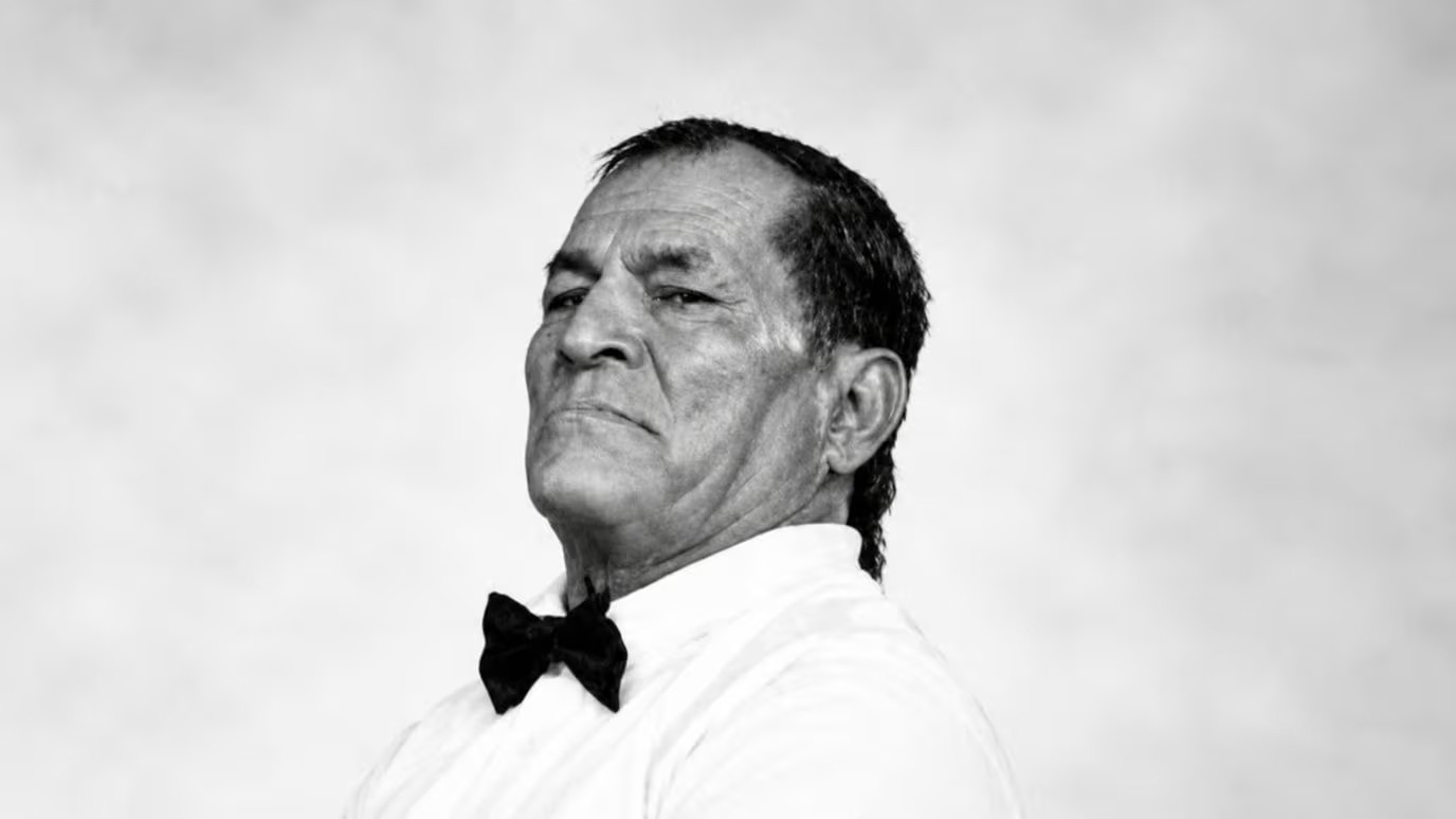 Árbitro de 75 anos morre após golpe proibido durante luta livre no México; lutador é detido