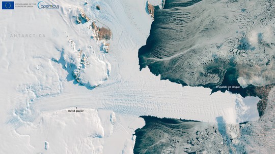 'Língua de gelo' de 90 km é registrada por satélite europeu na Antártida; VEJA IMAGEM - Estrutura flutuante está avançando sobre o Mar de Ross, uma das maiores baías polares do mundo e ponto estratégico para pesquisas científicas no continente antártico.