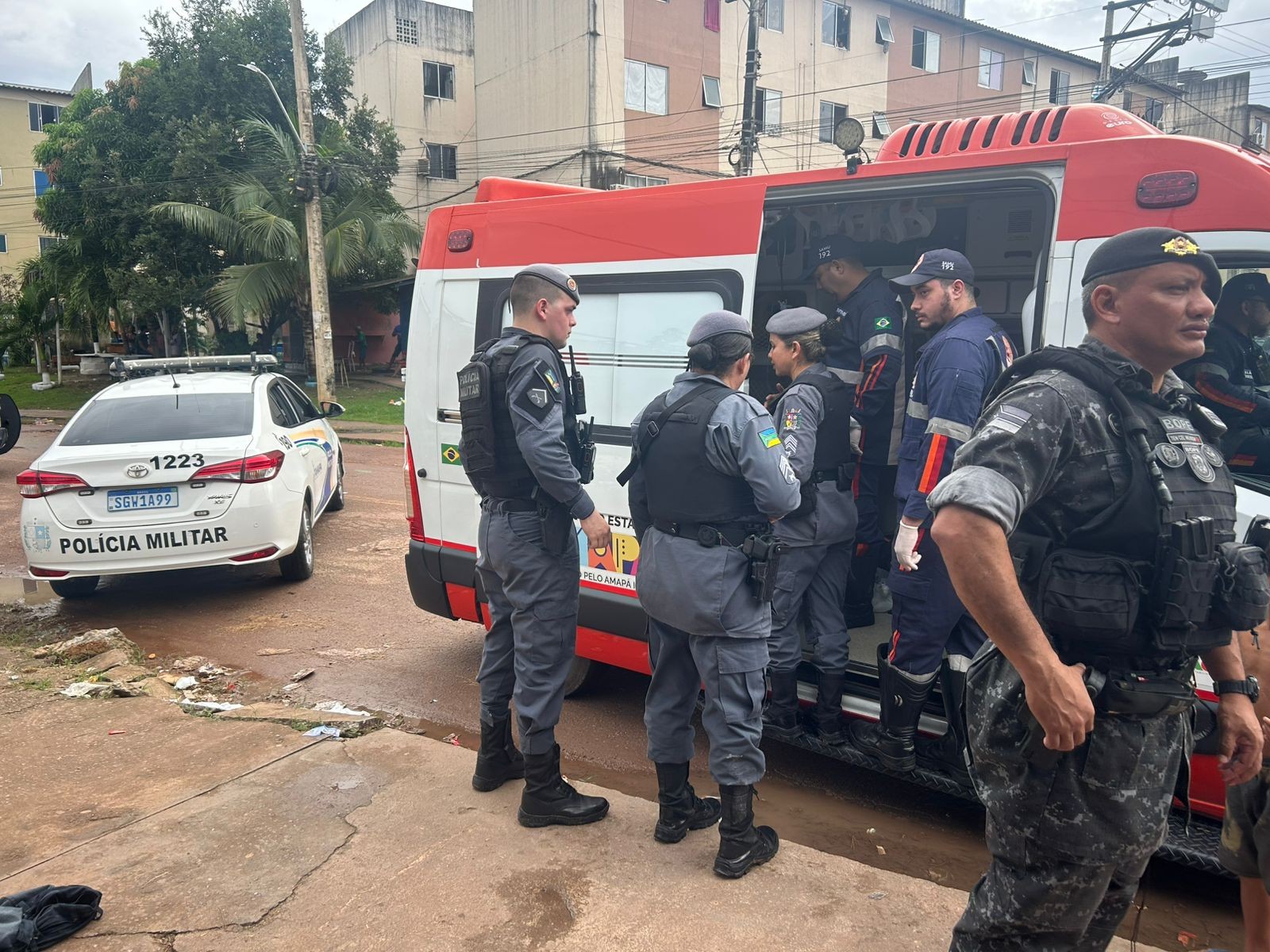 Homem agride mulher e mantém vítima refém após chegada da polícia em Macapá