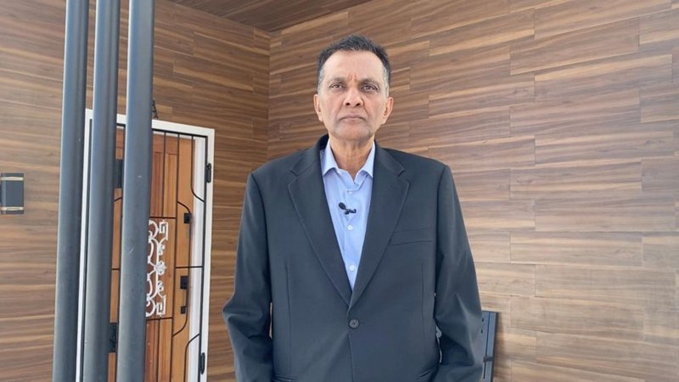 Shiv Misir deixou a Guiana aos 19 anos em busca de uma vida melhor e voltou há dois anos atraído pelos dólares do petróleo — Foto: LEANDRO PRAZERES/BBC NEWS BRASIL