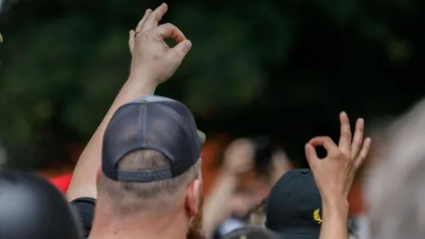 Por que gesto de 'OK' está em lista de símbolos de ódio nos EUA