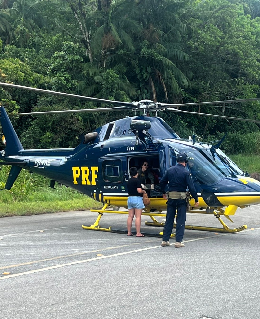 PRF usa helicóptero e reduz de 2 horas para 20 minutos resgate de criança com câncer; VÍDEO