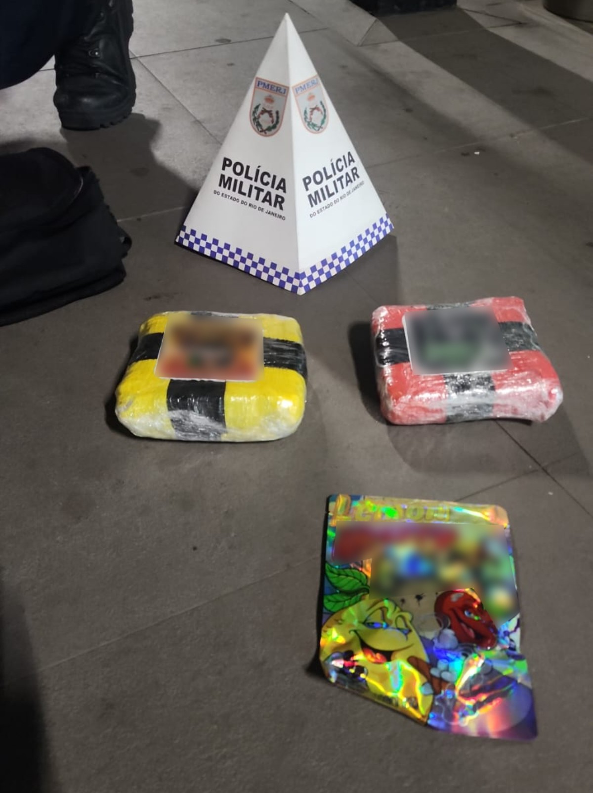 Jovem é preso com mais de 2 kg de drogas dentro de ônibus em Sapucaia