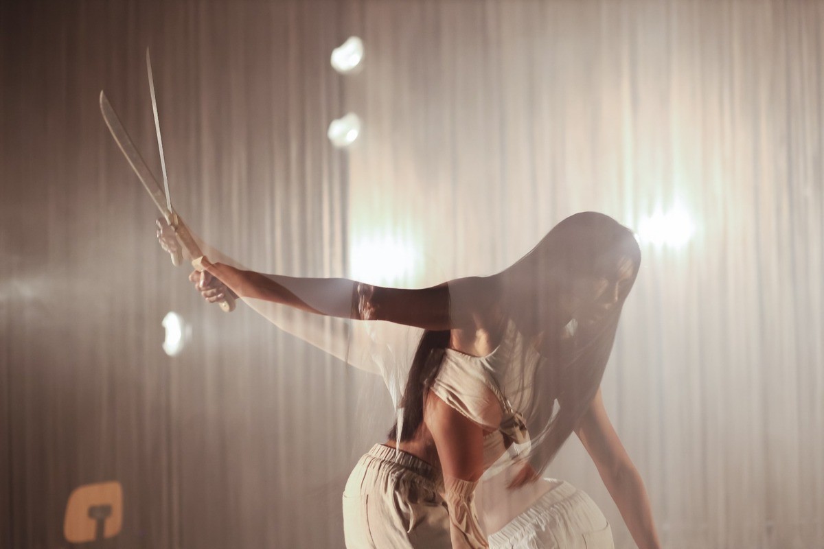 Artista indígena Zahy Tentehar apresenta musical ‘Azira’i’ no Teatro Amazonas com entrada gratuita
