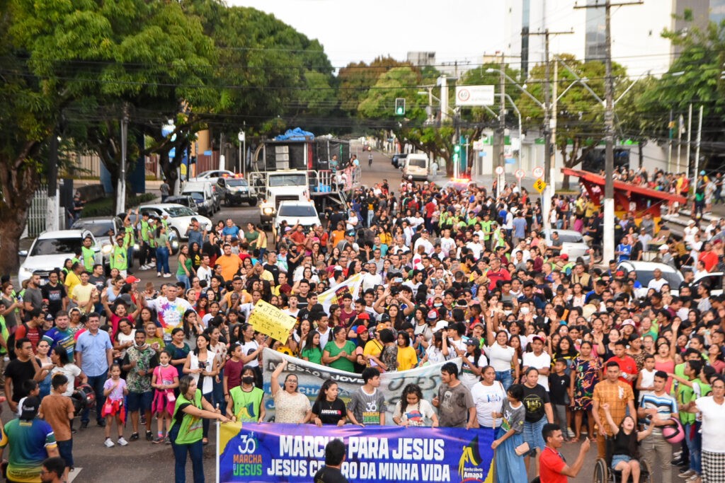 Marcha para Jesus percorre as principais ruas do Centro de Macapá neste sábado (5)