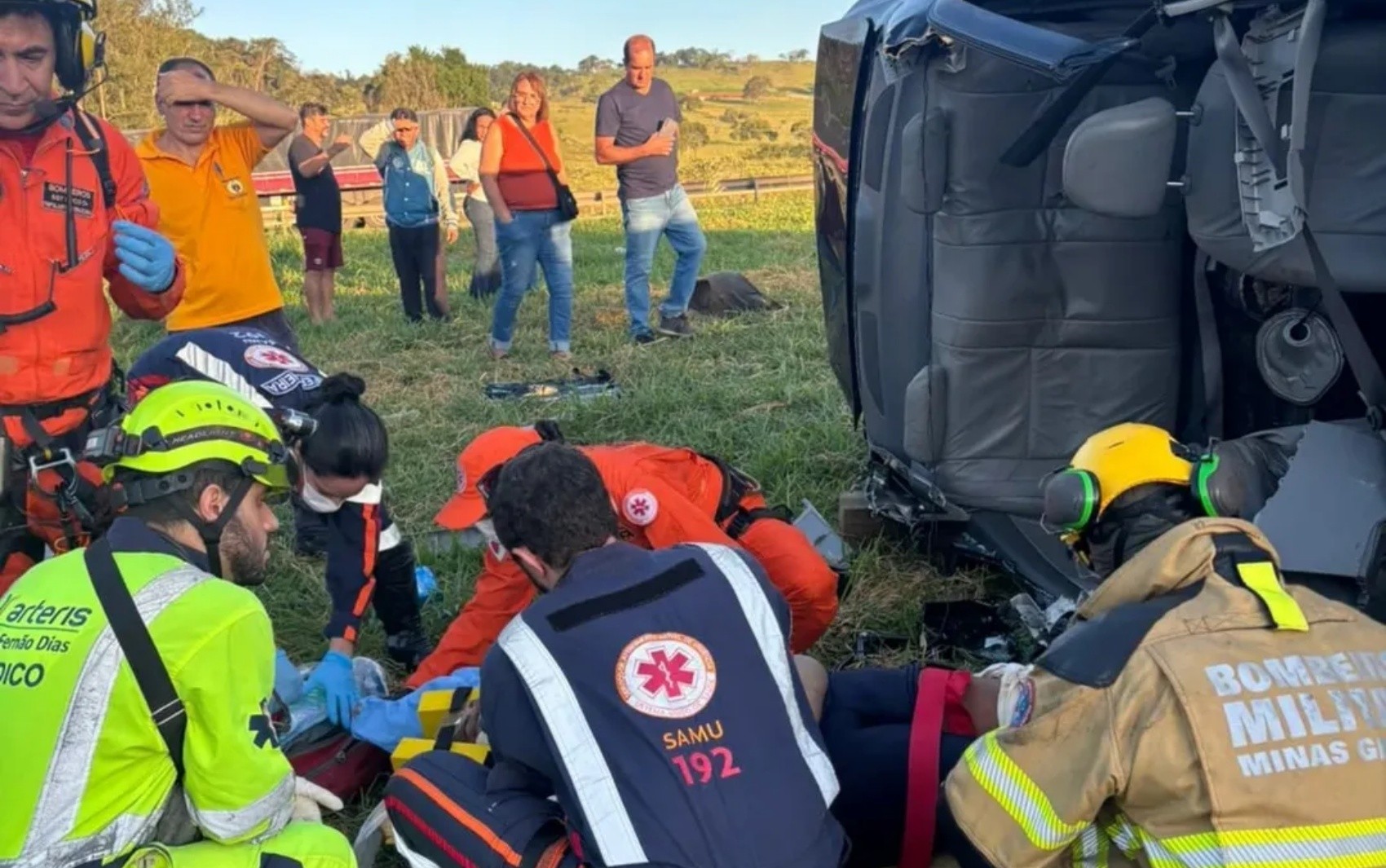 Corpo de jovem que morreu em acidente na Rodovia Fernão Dias é sepultado em Alfenas, MG