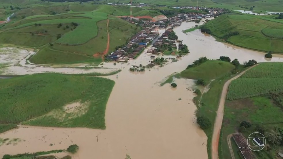 Chuva em Alagoas deixa um morto e mais de 22 mil pessoas fora de casa — Foto: Jornal Nacional/Reprodução