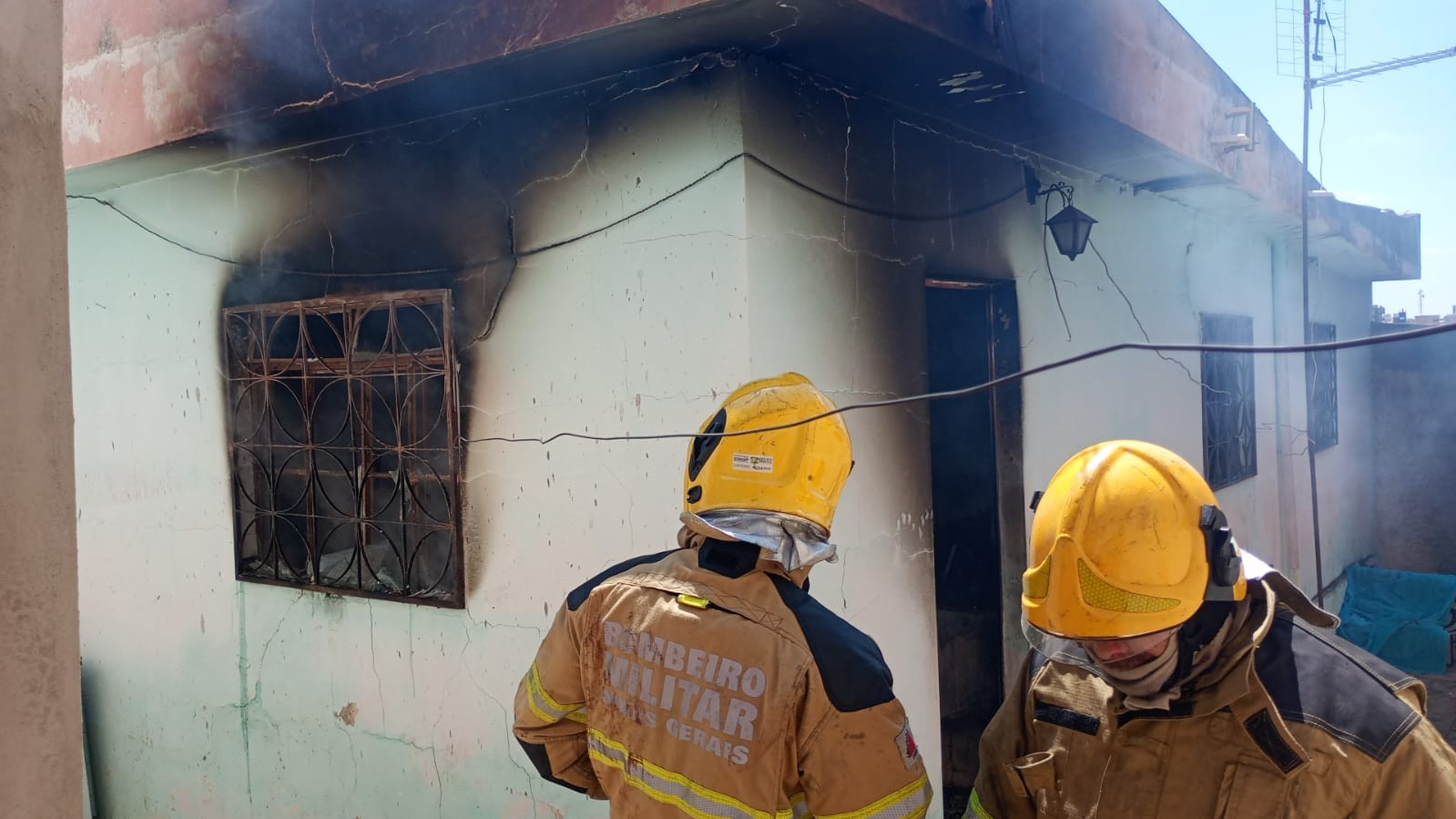 Mulher morre em incêndio em casa de Lavras