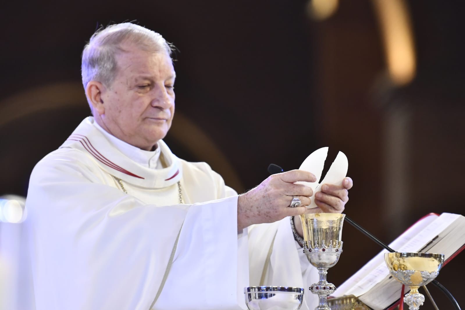 Vídeo: Com novo arcebispo nomeado pelo papa, celebração de Corpus Christi lota Basílica de Aparecida