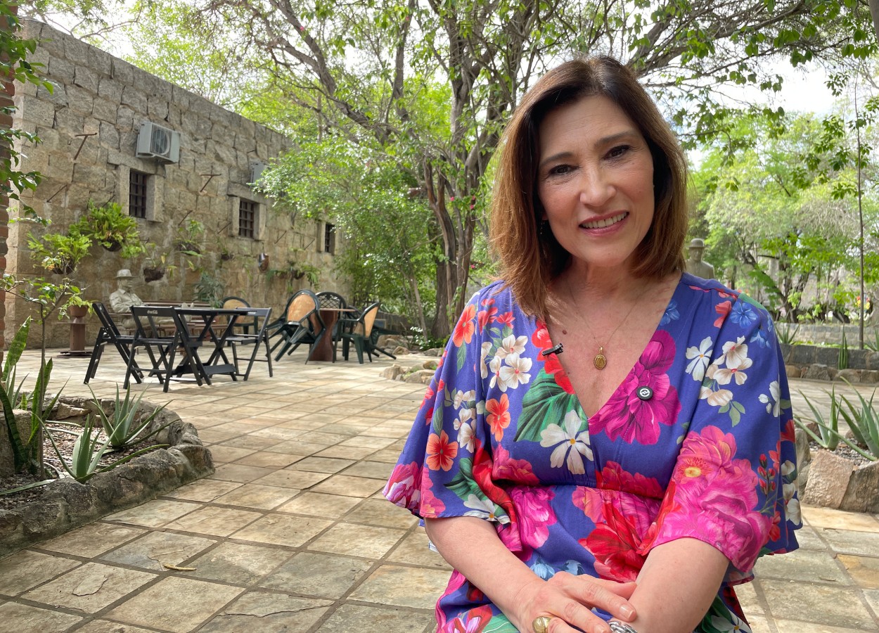 Beth Goulart fala sobre viver Maria na Paixão de Cristo de Nova Jerusalém: 'Ela sente a dor mais profunda que um ser humano pode sentir'