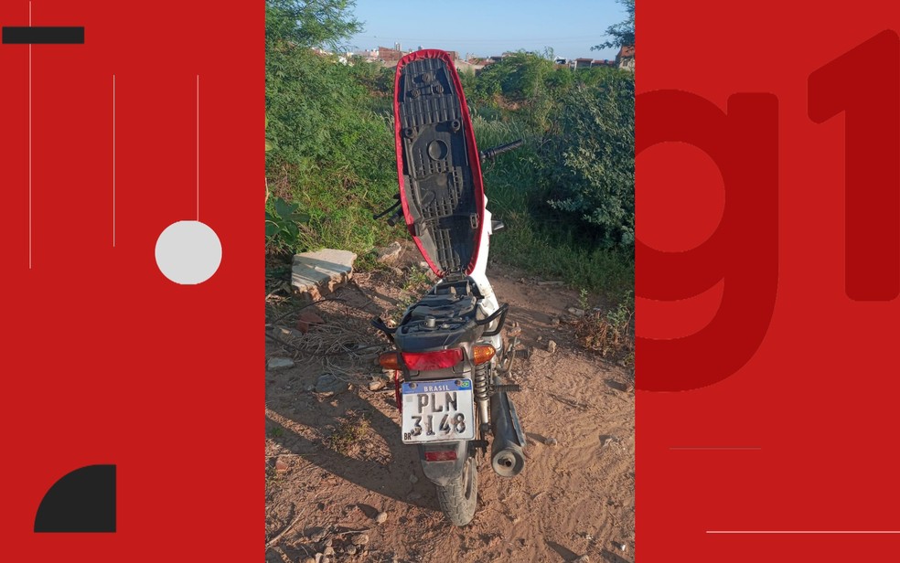 Moto foi encontrada na manhã desta sexta-feira (13) — Foto: Polícia Militar