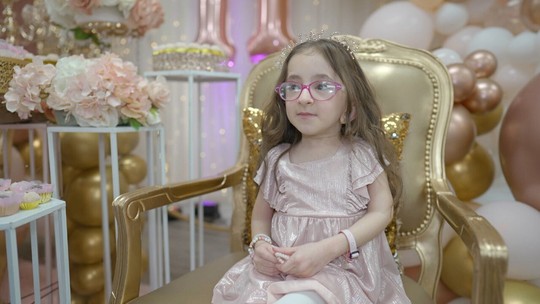 'Ossos de vidro': menina sofreu quase 50 fraturas e passou por 13 cirurgias - Programa: Fantástico 