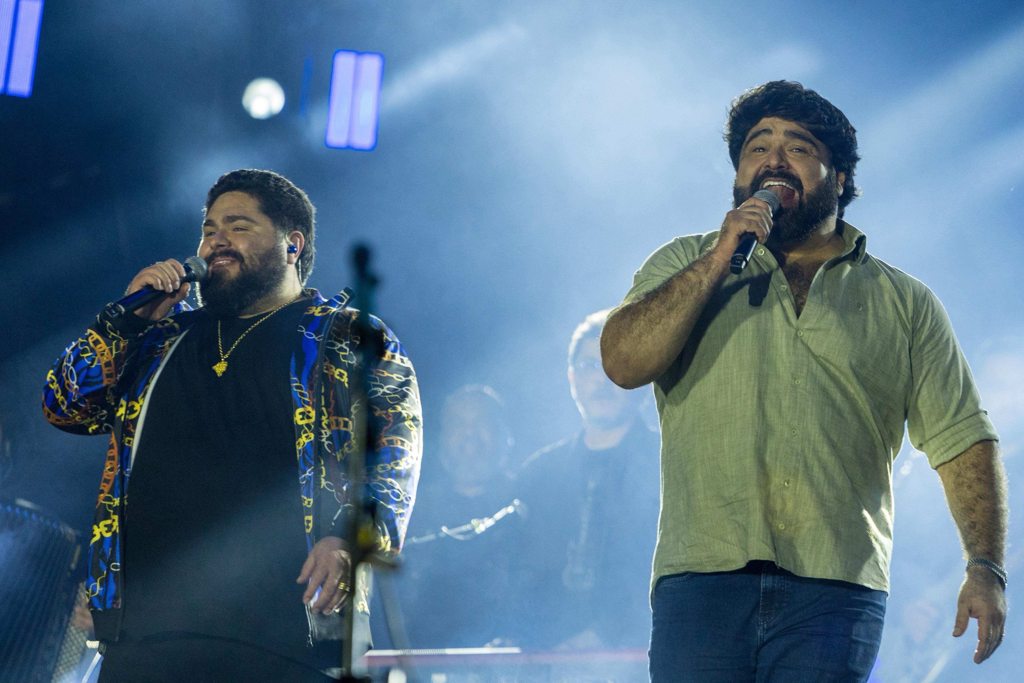 César Menotti e Fabiano Prometem Noite Épica em Brasília: DVD 'Memórias III' Promete Surpreender!