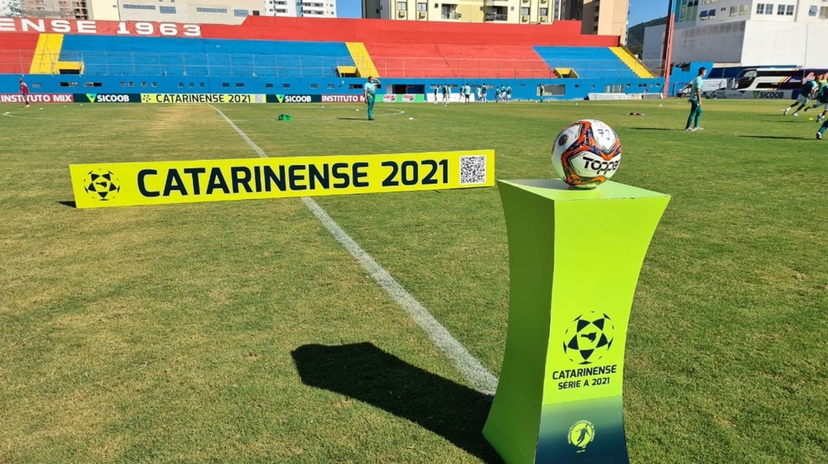 Nova legislação permite retorno às práticas esportivas em quadras de  futebol society em Navegantes