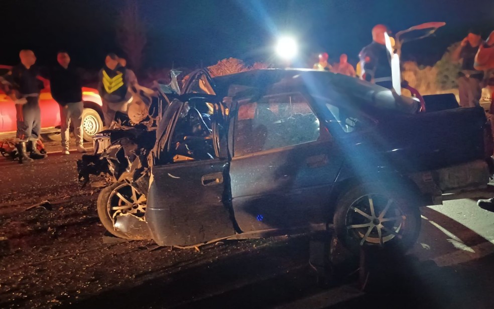 Acidente em rodovia de Guaxupé (MG) deixa oito mortos e dois feridos — Foto: Corpo de Bombeiros