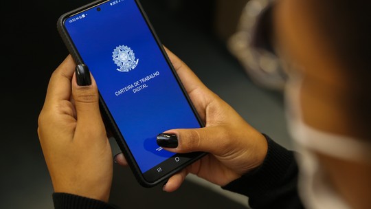 Brasil bate recorde com 103 milhões de pessoas ocupadas; mulheres puxam avanço