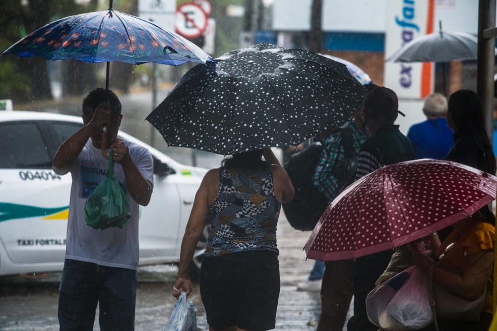 Chuvas fortes devem continuar a cair sobre várias cidades do Ceará — Foto: Thiago Gadelha/SVM