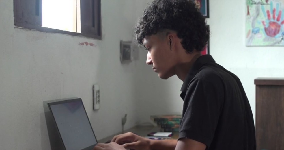 Lucas Lima fez parte do processo da própria casa, em Bom Jesus — Foto: Reprodução/Inter TV Cabugi