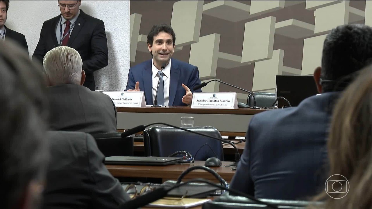 Galípolo evita jogo político, faz depoimento técnico e vira alvo de críticas do PT e no Planalto