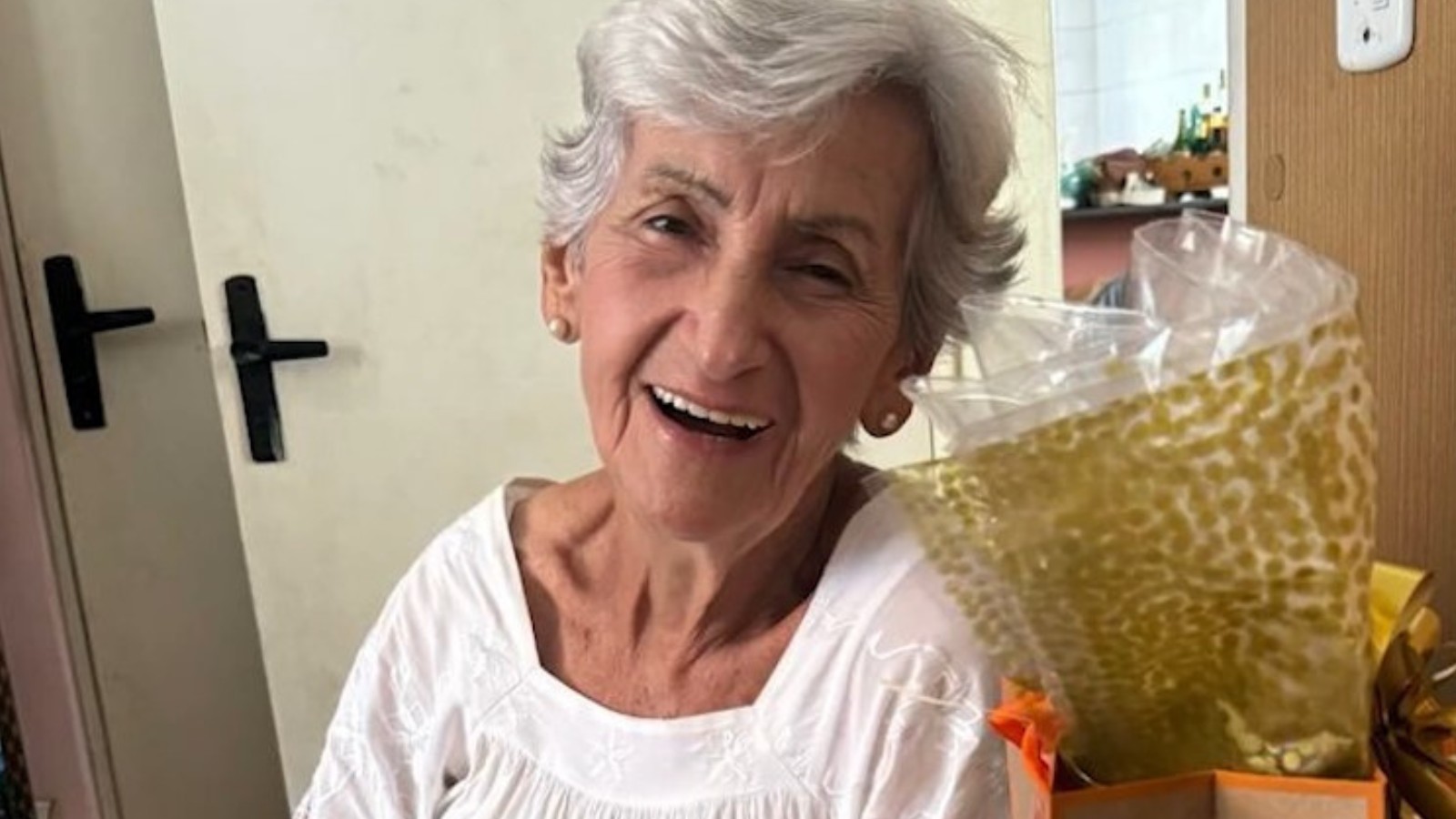 Nora descreve ataque de cão da família que matou idosa após se assustar com fogos durante jogo: 'Ver o que aconteceu dói muito'