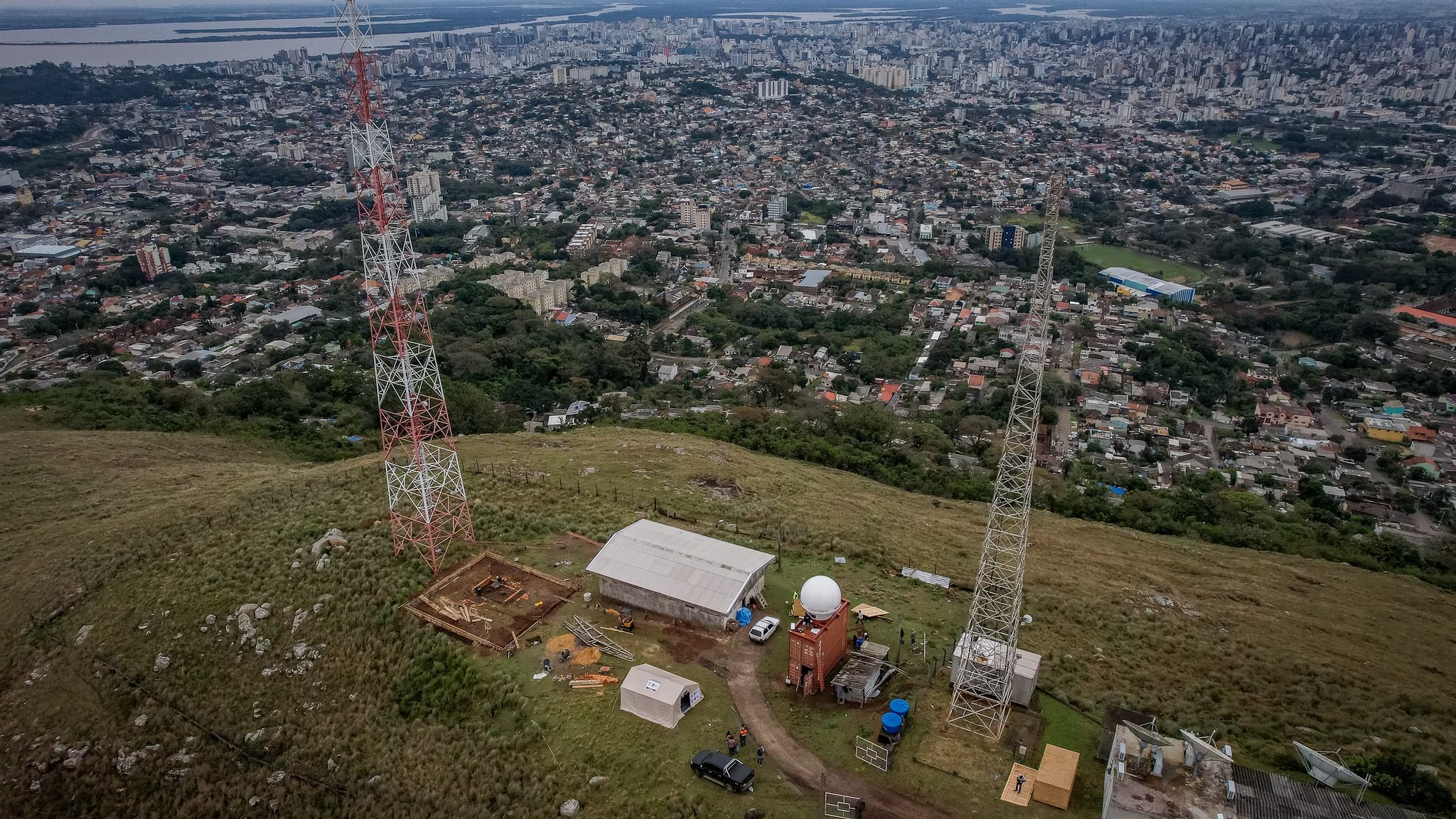 Quatro meses após enchente, RS tem 2,4 mil pessoas fora de casa, testes de radar meteorológico e sistema de alerta de desastres