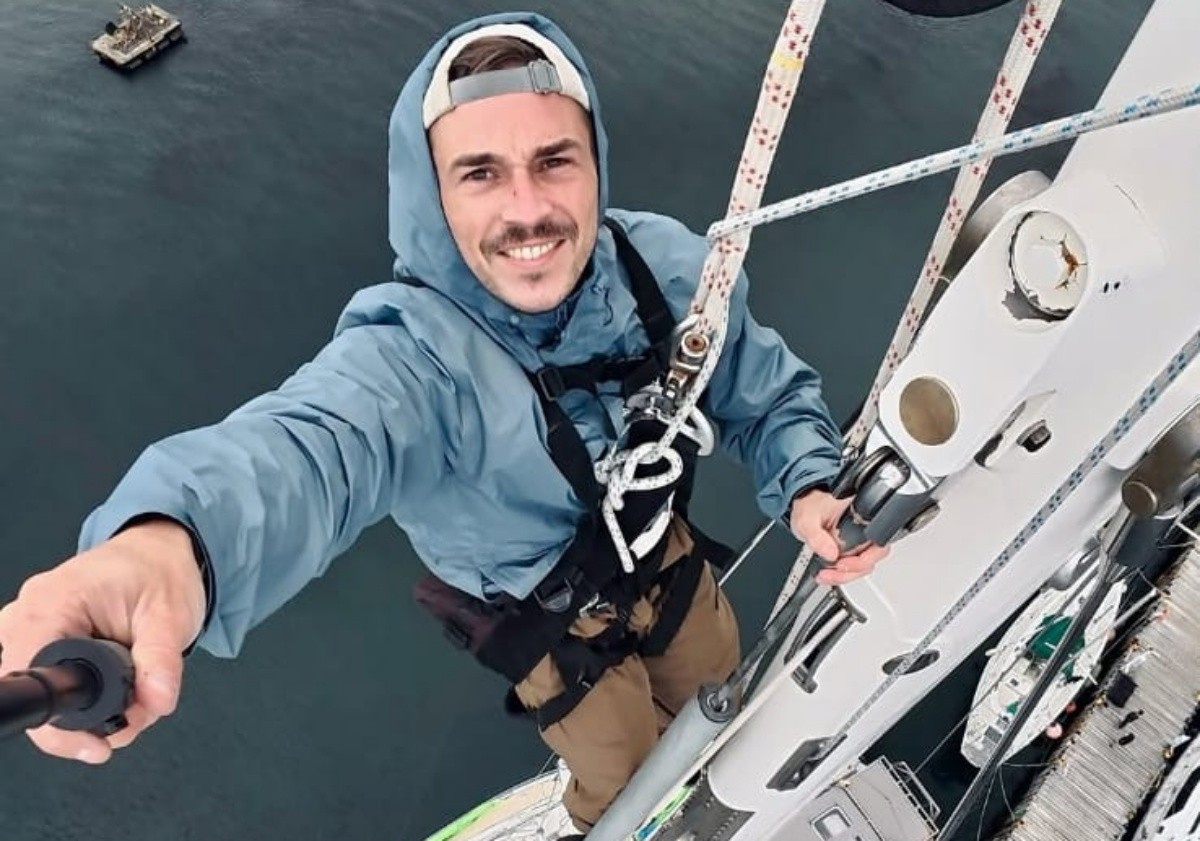 Corpo de alemão que morreu afogado em Fernando de Noronha é levado para Recife