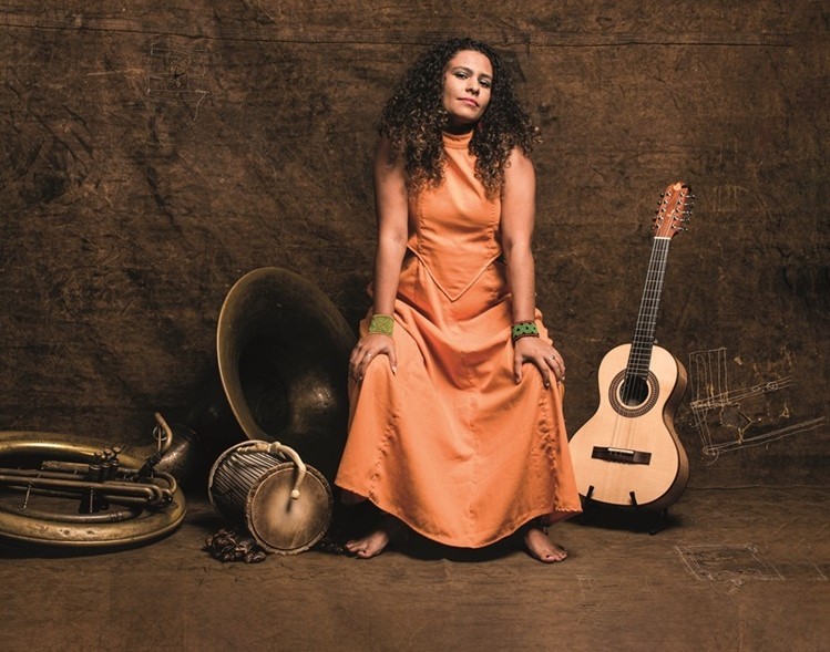 Ao evidenciar a música nordestina, Laís de Assis realiza tributo a Inezita Barroso em Pres. Prudente