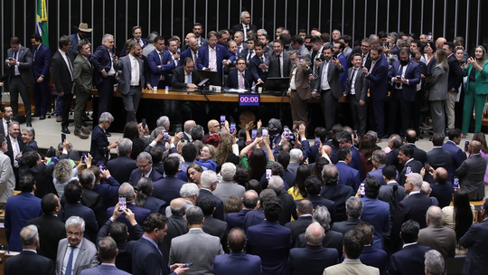 PEC da Blindagem: excesso de inovações e resistência de parte do Centrão inviabilizou votação -