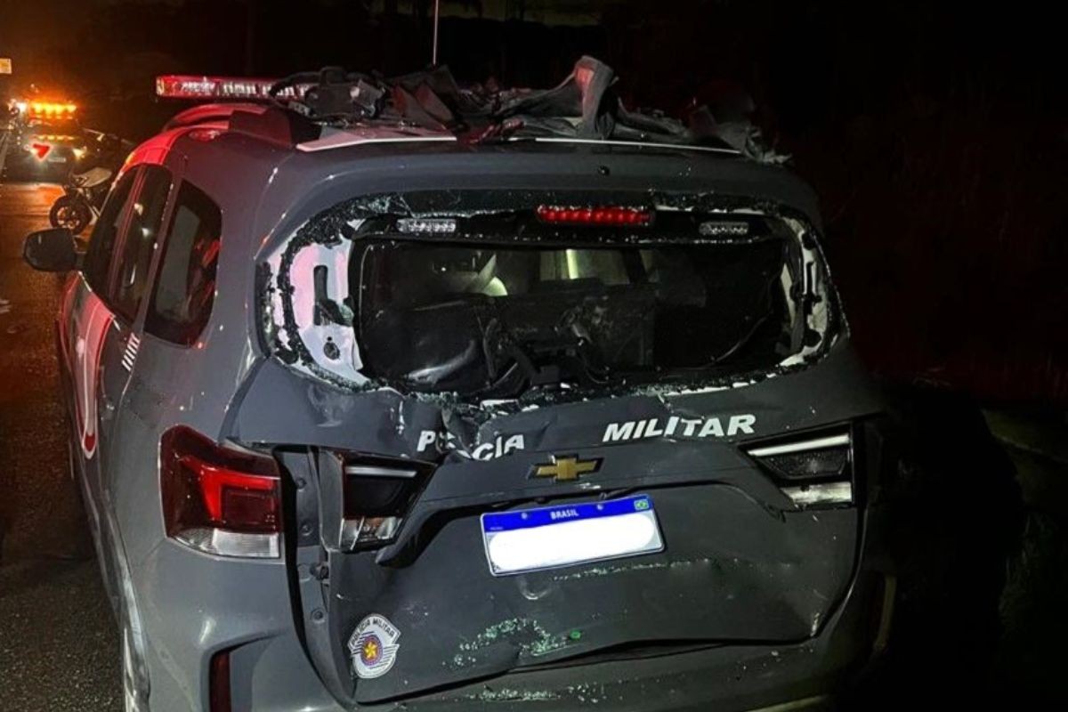 PMs são atingidos por carreta após perseguição a criminosos na Rodovia dos Imigrantes