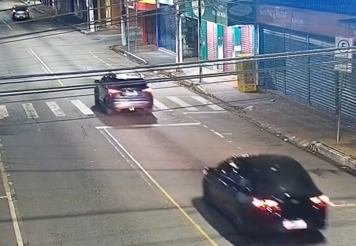 Em destaque: Vídeo mostra PMs escoltando criminosos envolvidos no ataque na Vila Brasília, em Volta Redonda; 6 são transferidos