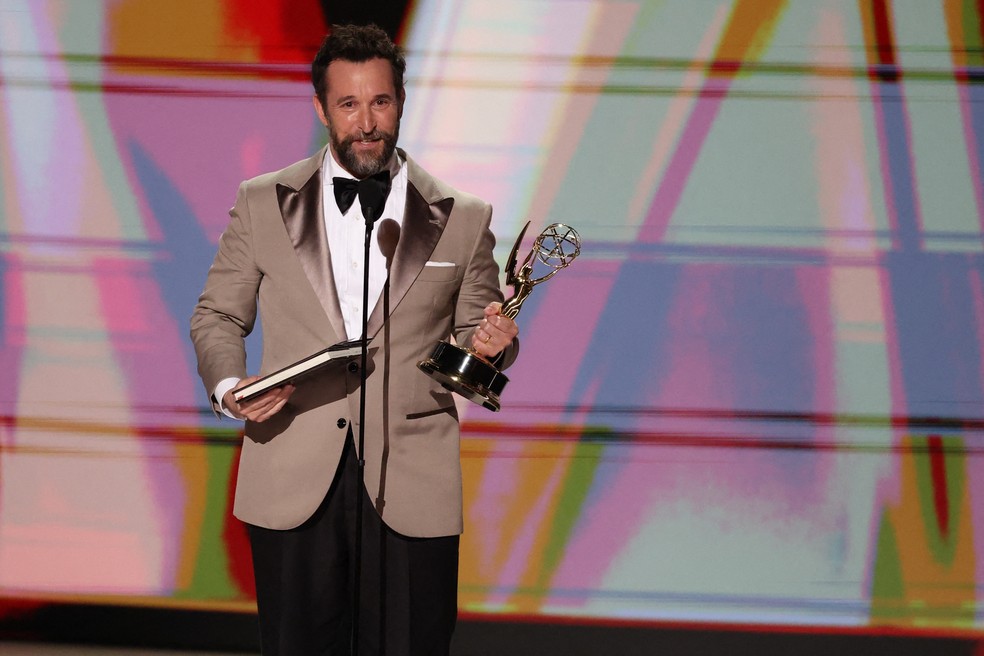 Noah Wyle vence o Emmy 2026 de melhor ator em drama por 'The Pitt' — Foto: Mario Anzuoni/Reuters