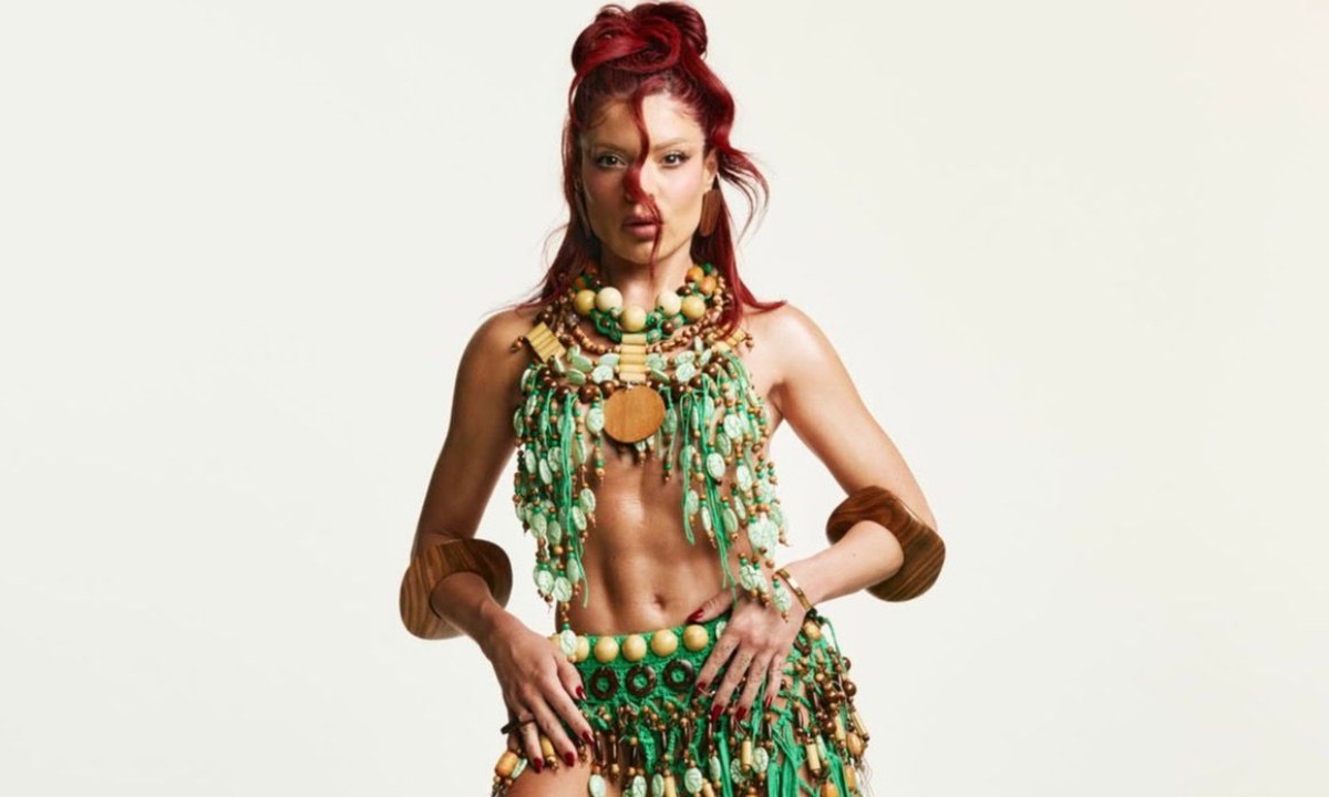 VÍDEO: Gkay surge com look inspirado na Amazônia durante viagem a Manaus