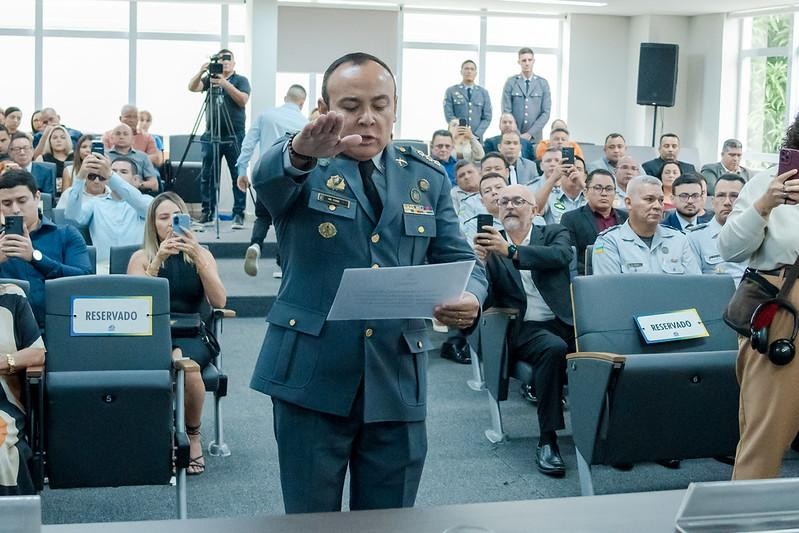 Coronel Flexa toma posse na Assembleia Legislativa do Amapá após cassação de Kaká Barbosa