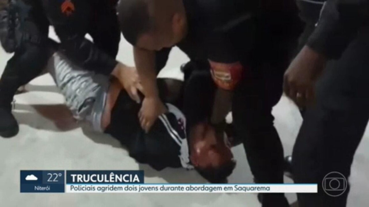 Moradores de Saquarema acusam PMs de truculência em abordagem