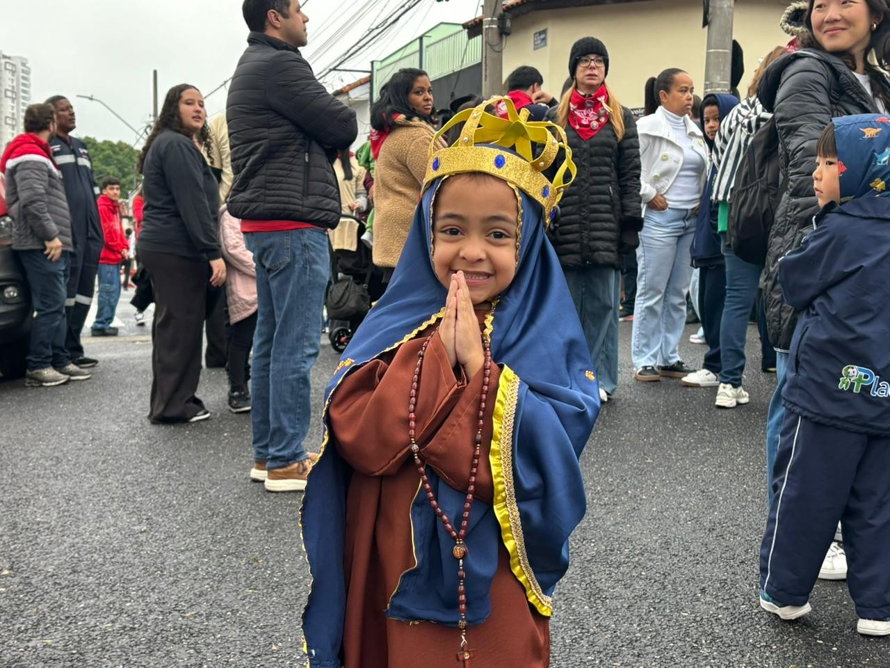 
Mesmo com chuva, Entrada dos Palmitos reúne fiéis e mantém tradição da Festa do Divino em Mogi das Cruzes