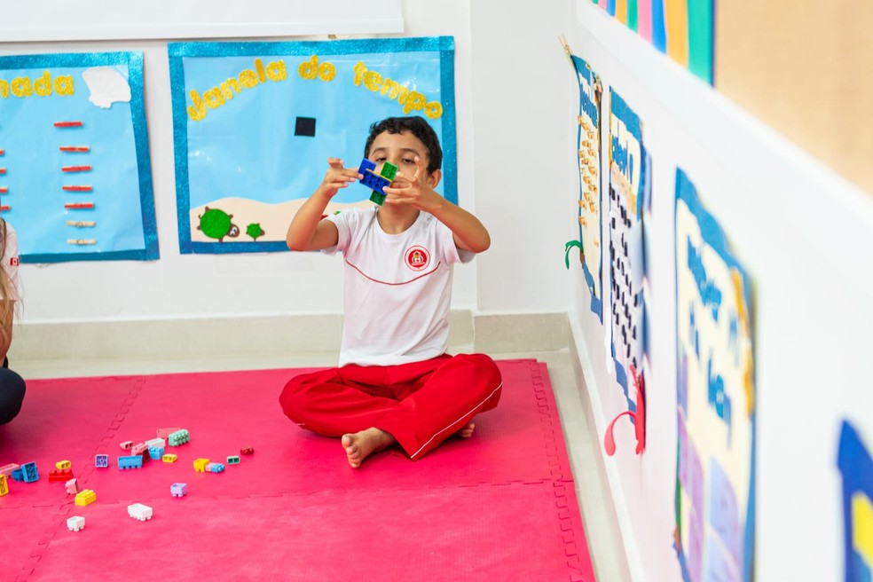 Jary, que tem autismo, estuda em escola comum de Nova Iguaçu (RJ) — Foto: Arquivo pessoal