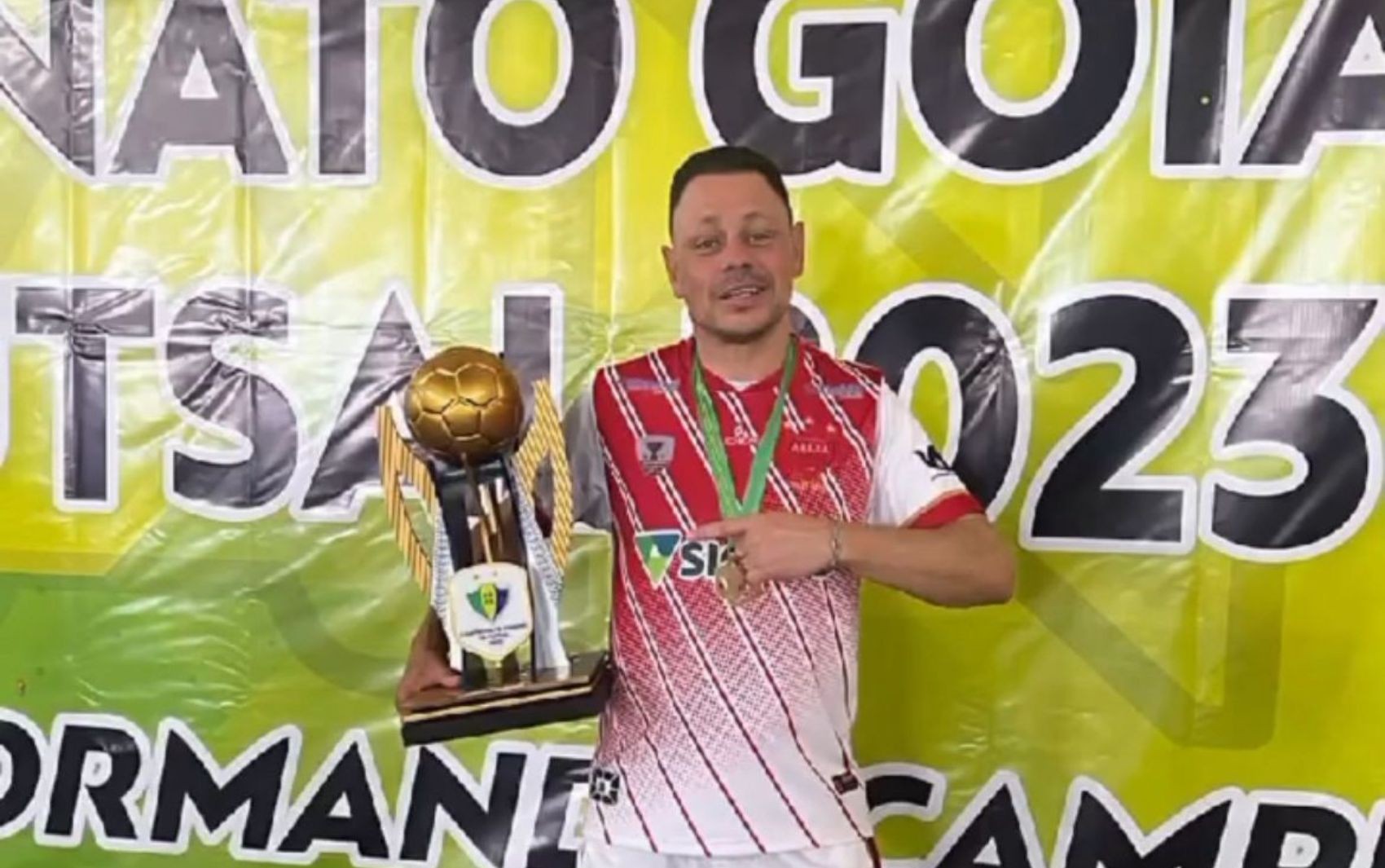 Morte de professor de futsal causa comoção na web